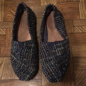 Women’s Toms shoes